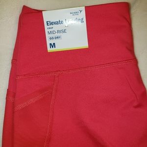 Ladies Old Navy Mid Rise Dry Elevate Crop Leggings